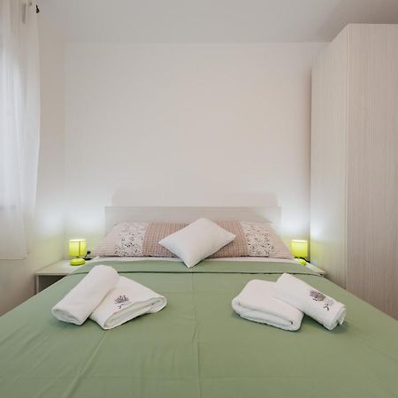 Apartments Mare Trogir Chambre photo