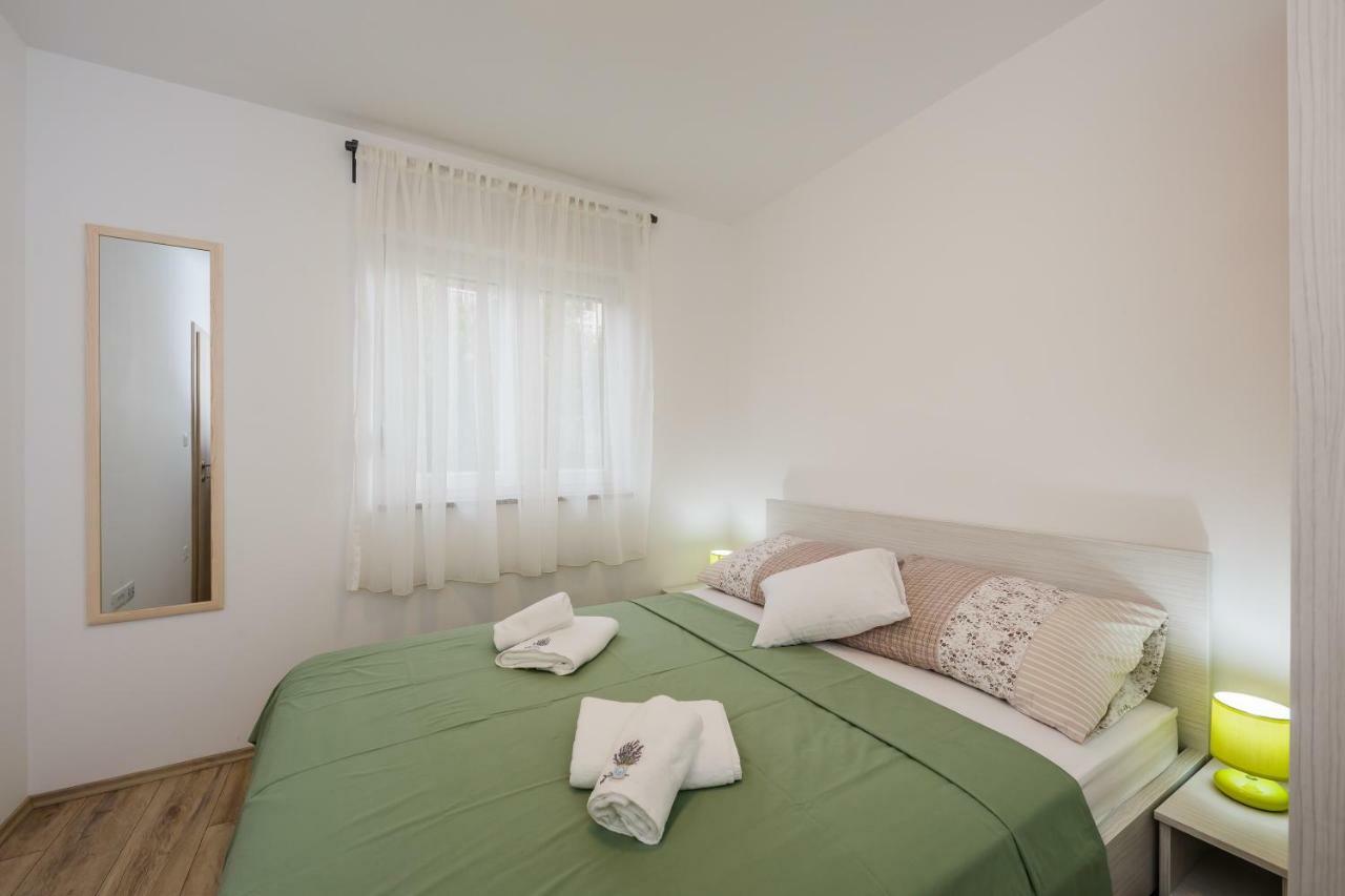 Apartments Mare Trogir Chambre photo