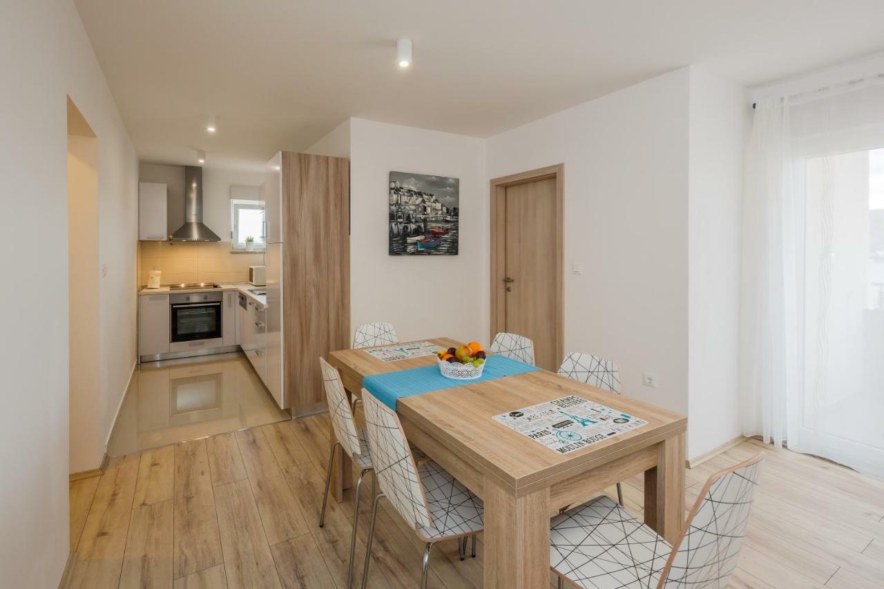 Apartments Mare Trogir Extérieur photo